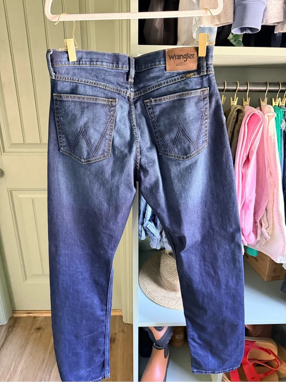 Wrangler Men's Dark Blue Straight Leg Jeans Athletic Fit